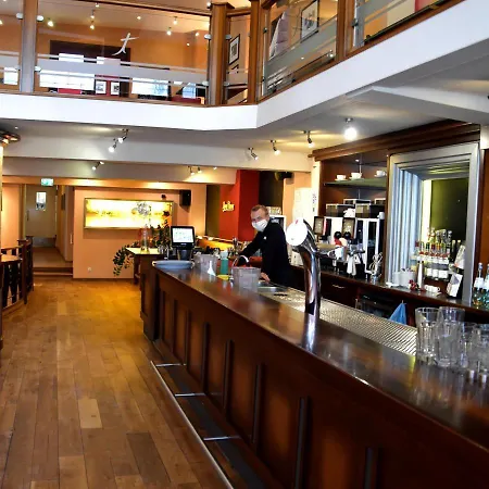 מלון Zur Boerse 3*